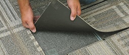 Модульность ковровой плитки в офисе